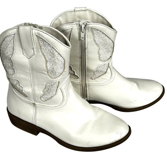 Madden Girl Other - Madden Girls White Cowgirl Boots Sz 5 Western Rodeo Groovy Fun Festive Boho Glam